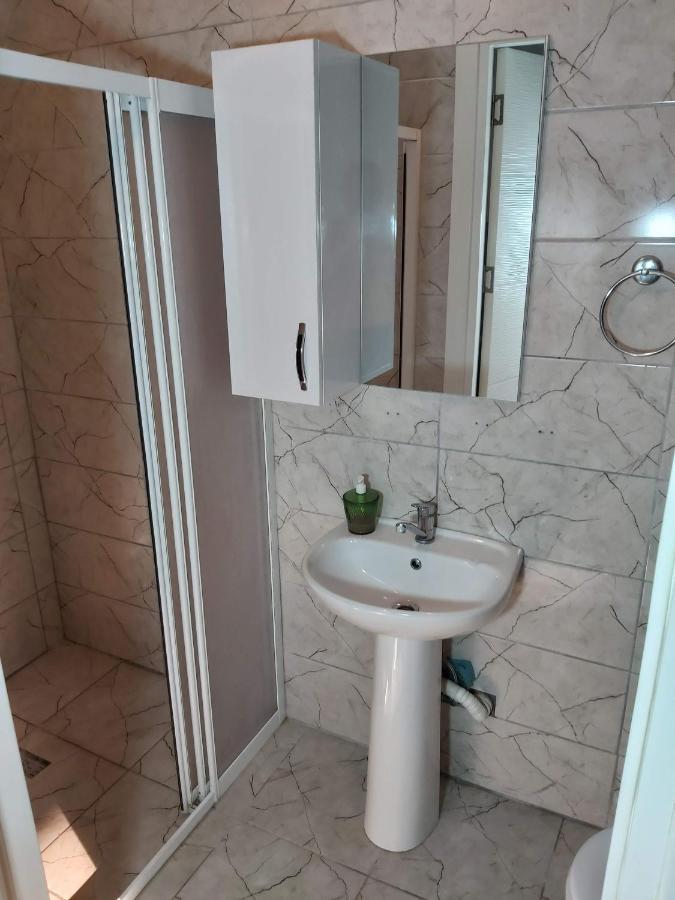 Compact Home Никосия Экстерьер фото