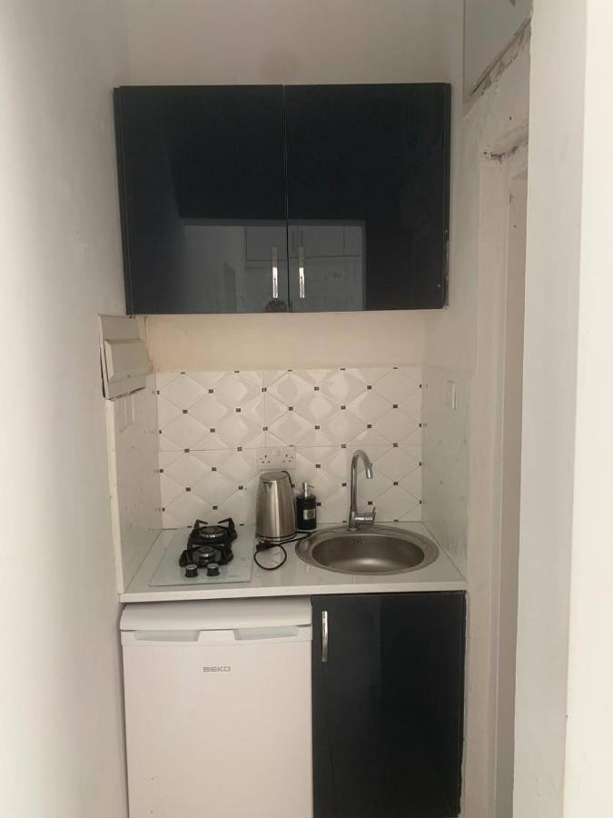 Compact Home Никосия Экстерьер фото
